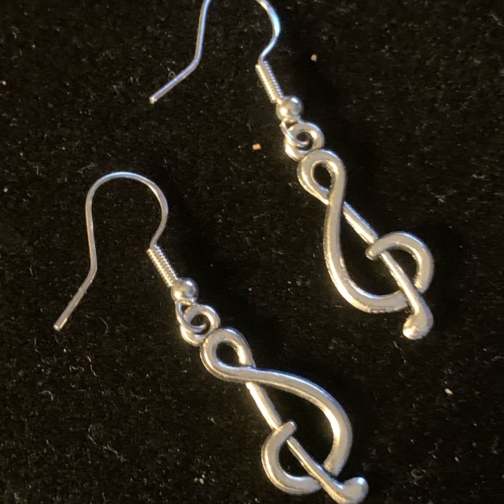 Clef Music Note Pendant Charm - Picture 2 of 4